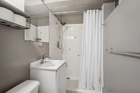 Tiny photo for 1811 Laurel Avenue, Evanston, IL 60201 (MLS # 12478298)