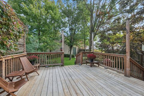 Tiny photo for 1811 Laurel Avenue, Evanston, IL 60201 (MLS # 12478298)