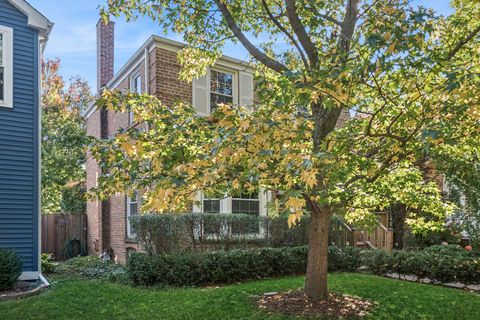 Tiny photo for 1811 Laurel Avenue, Evanston, IL 60201 (MLS # 12478298)