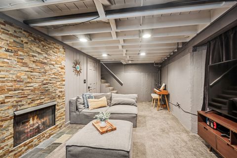 Tiny photo for 1811 Laurel Avenue, Evanston, IL 60201 (MLS # 12478298)