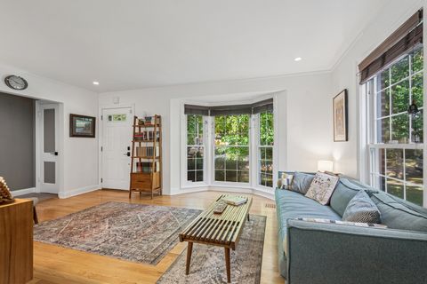 Tiny photo for 1811 Laurel Avenue, Evanston, IL 60201 (MLS # 12478298)