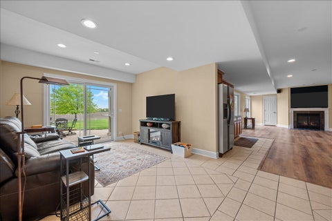 Tiny photo for 430 Alberosky Way, Batavia, IL 60510 (MLS # 12749637)