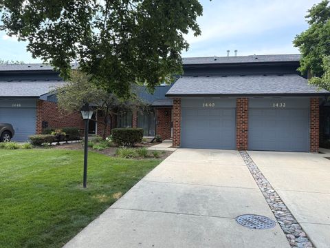 Photo of 1440 Blackburn Street, Wheaton, IL 60189 (MLS # 12711041)