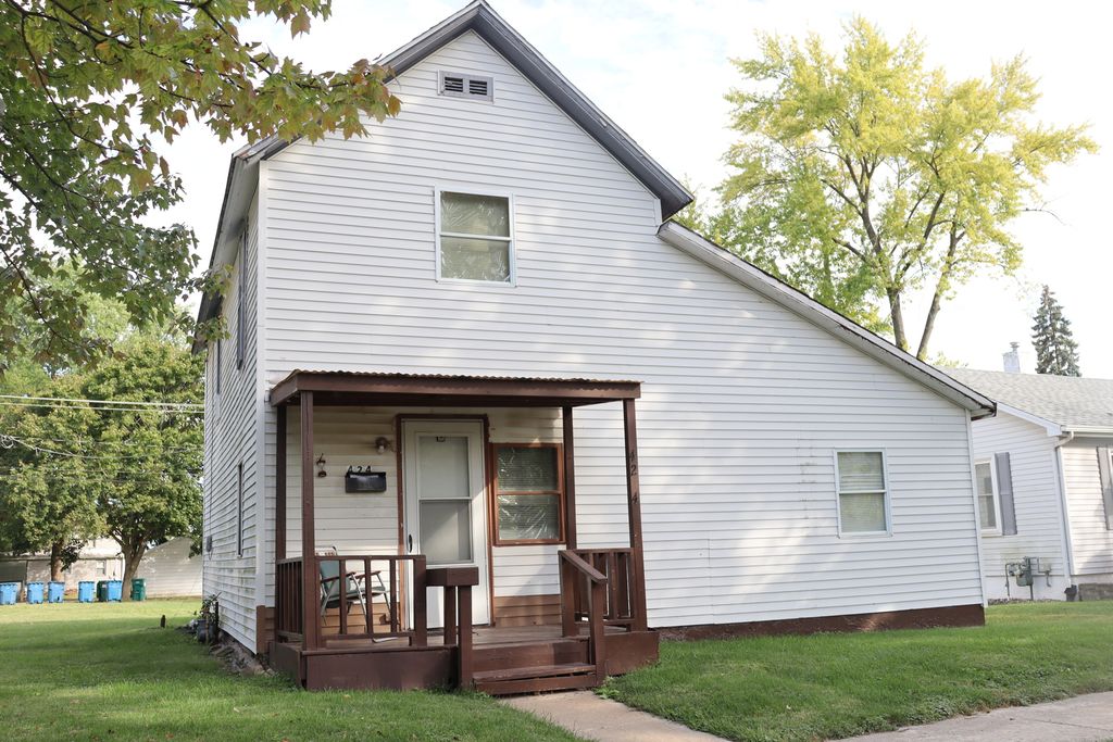Photo for 424 S Grand Avenue, Bradley, IL 60915 (MLS # 12434240)