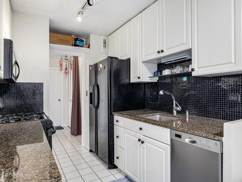 Tiny photo for 3430 N Lake Shore Drive #15M, Chicago, IL 60657 (MLS # 12547249)