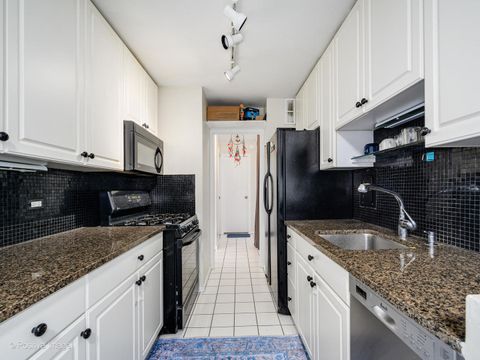 Tiny photo for 3430 N Lake Shore Drive #15M, Chicago, IL 60657 (MLS # 12547249)