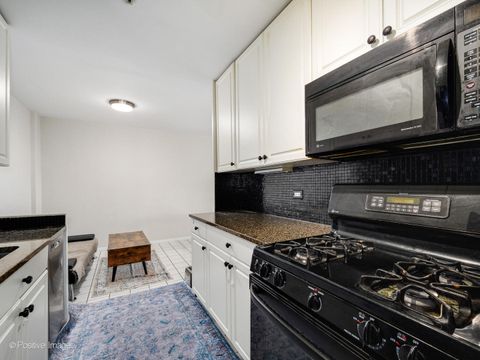 Tiny photo for 3430 N Lake Shore Drive #15M, Chicago, IL 60657 (MLS # 12547249)