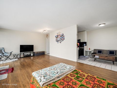 Tiny photo for 3430 N Lake Shore Drive #15M, Chicago, IL 60657 (MLS # 12547249)