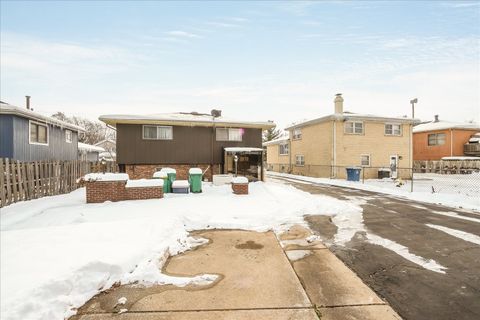Tiny photo for Melrose Park, IL 60164 (MLS # 12516058)