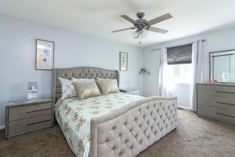 Tiny photo for 812 W Appletree Lane, Bartlett, IL 60103 (MLS # 12598583)