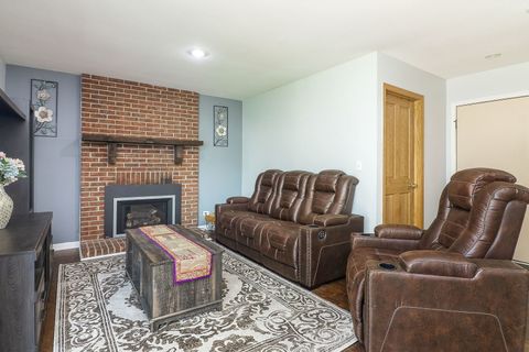 Tiny photo for 812 W Appletree Lane, Bartlett, IL 60103 (MLS # 12598583)