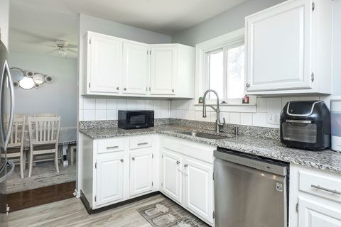 Tiny photo for 812 W Appletree Lane, Bartlett, IL 60103 (MLS # 12598583)