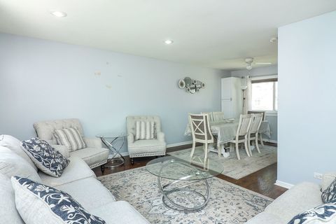 Tiny photo for 812 W Appletree Lane, Bartlett, IL 60103 (MLS # 12598583)