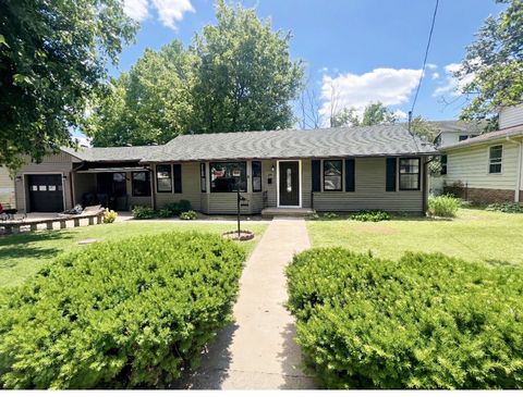 Tiny photo for 206 E 5th Street, Metropolis, IL 62960 (MLS # 12564034)