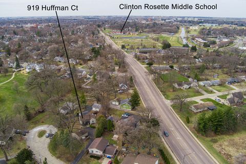 Tiny photo for 919 Huffman Court, DeKalb, IL 60115 (MLS # 12600640)