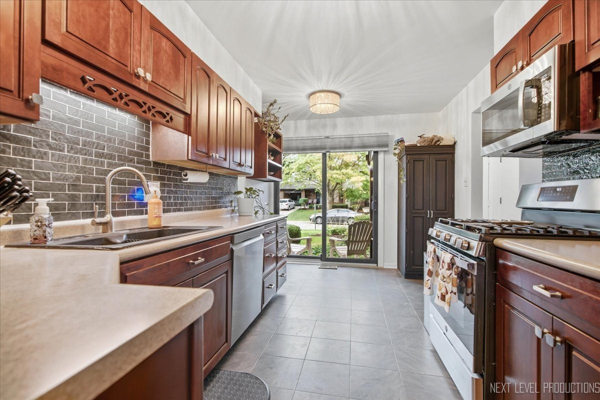 1251 Croydon Court