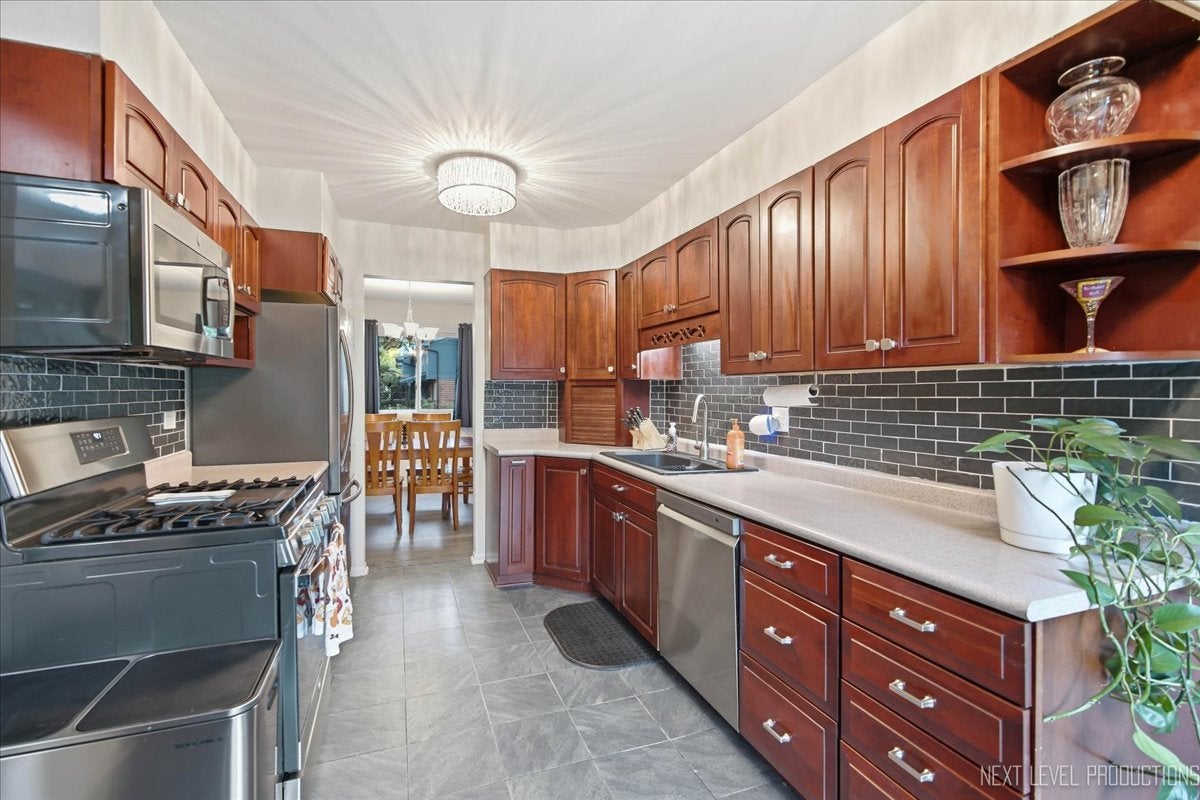 1251 Croydon Court