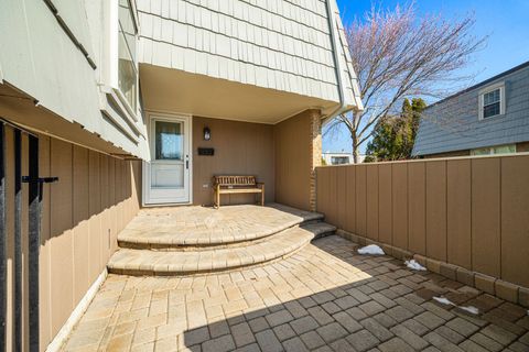 Tiny photo for 660 Versailles Court #A, Elk Grove Village, IL 60007 (MLS # 12597925)