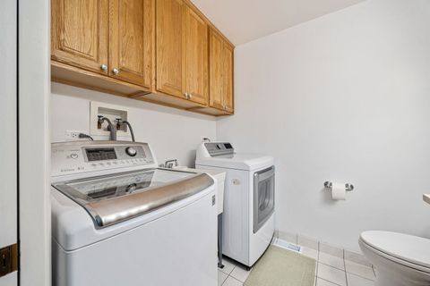 Tiny photo for 660 Versailles Court #A, Elk Grove Village, IL 60007 (MLS # 12597925)