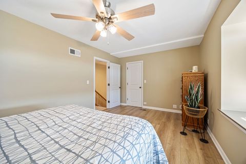 Tiny photo for 660 Versailles Court #A, Elk Grove Village, IL 60007 (MLS # 12597925)