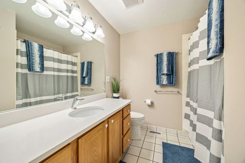Tiny photo for 660 Versailles Court #A, Elk Grove Village, IL 60007 (MLS # 12597925)