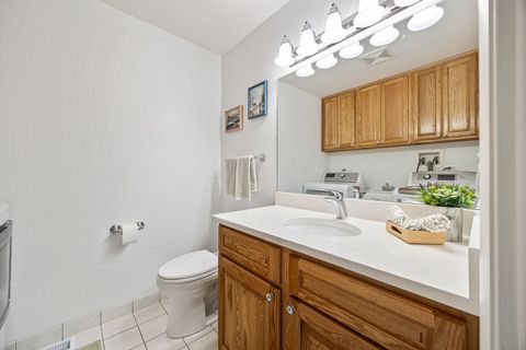 Tiny photo for 660 Versailles Court #A, Elk Grove Village, IL 60007 (MLS # 12597925)