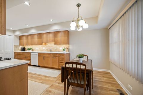 Tiny photo for 660 Versailles Court #A, Elk Grove Village, IL 60007 (MLS # 12597925)