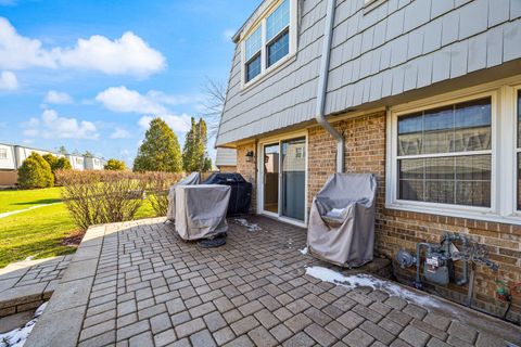 Tiny photo for 660 Versailles Court #A, Elk Grove Village, IL 60007 (MLS # 12597925)