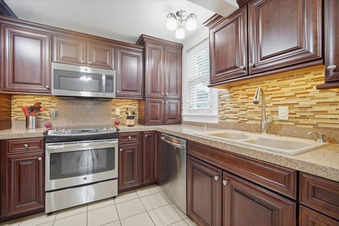 Tiny photo for 1406 W Empire Street, Bloomington, IL 61701 (MLS # 12682599)