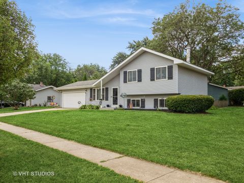 Tiny photo for 901 Aberdeen Drive, Crystal Lake, IL 60014 (MLS # 12434086)