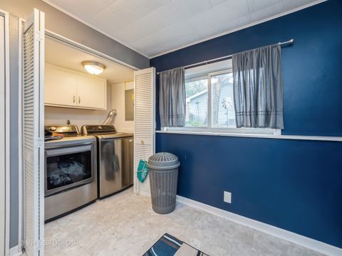Tiny photo for 901 Aberdeen Drive, Crystal Lake, IL 60014 (MLS # 12434086)