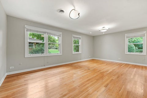 Tiny photo for 311 N Mac Arthur Boulevard, Mount Prospect, IL 60056 (MLS # 12779936)