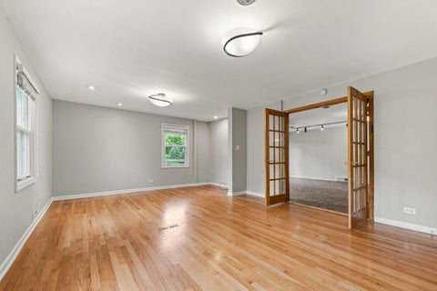 Tiny photo for 311 N Mac Arthur Boulevard, Mount Prospect, IL 60056 (MLS # 12779936)
