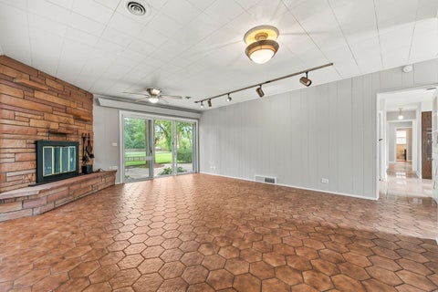 Tiny photo for 311 N Mac Arthur Boulevard, Mount Prospect, IL 60056 (MLS # 12779936)