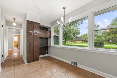 Tiny photo for 311 N Mac Arthur Boulevard, Mount Prospect, IL 60056 (MLS # 12779936)