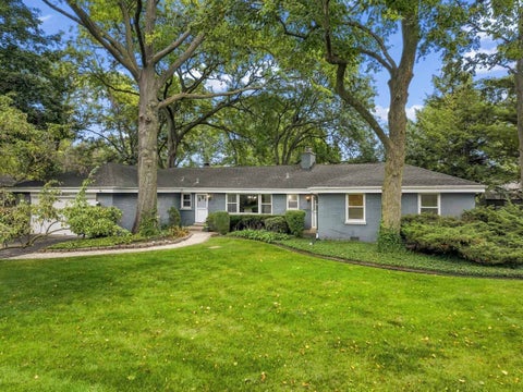 Photo of 311 N Mac Arthur Boulevard, Mount Prospect, IL 60056 (MLS # 12779936)