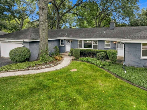 Tiny photo for 311 N Mac Arthur Boulevard, Mount Prospect, IL 60056 (MLS # 12779936)