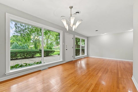 Tiny photo for 311 N Mac Arthur Boulevard, Mount Prospect, IL 60056 (MLS # 12779936)