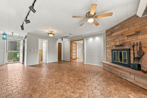 Tiny photo for 311 N Mac Arthur Boulevard, Mount Prospect, IL 60056 (MLS # 12779936)