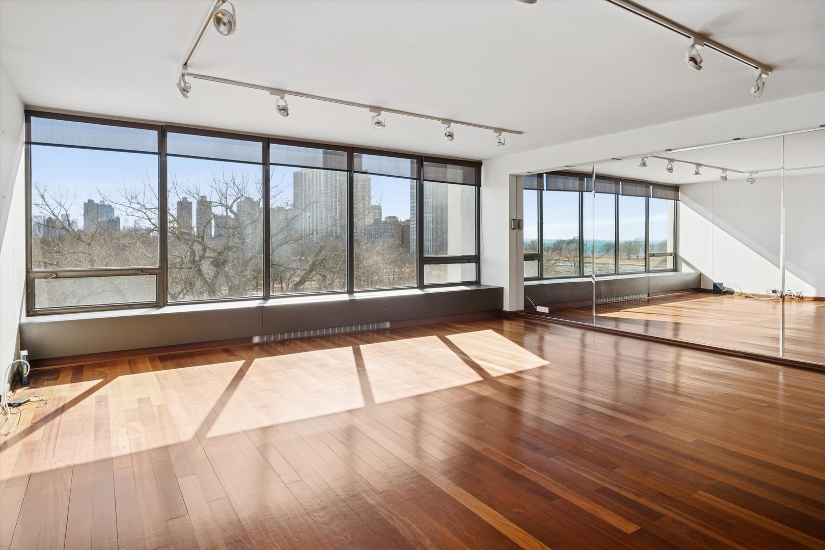 2800 N Lake Shore Drive 712