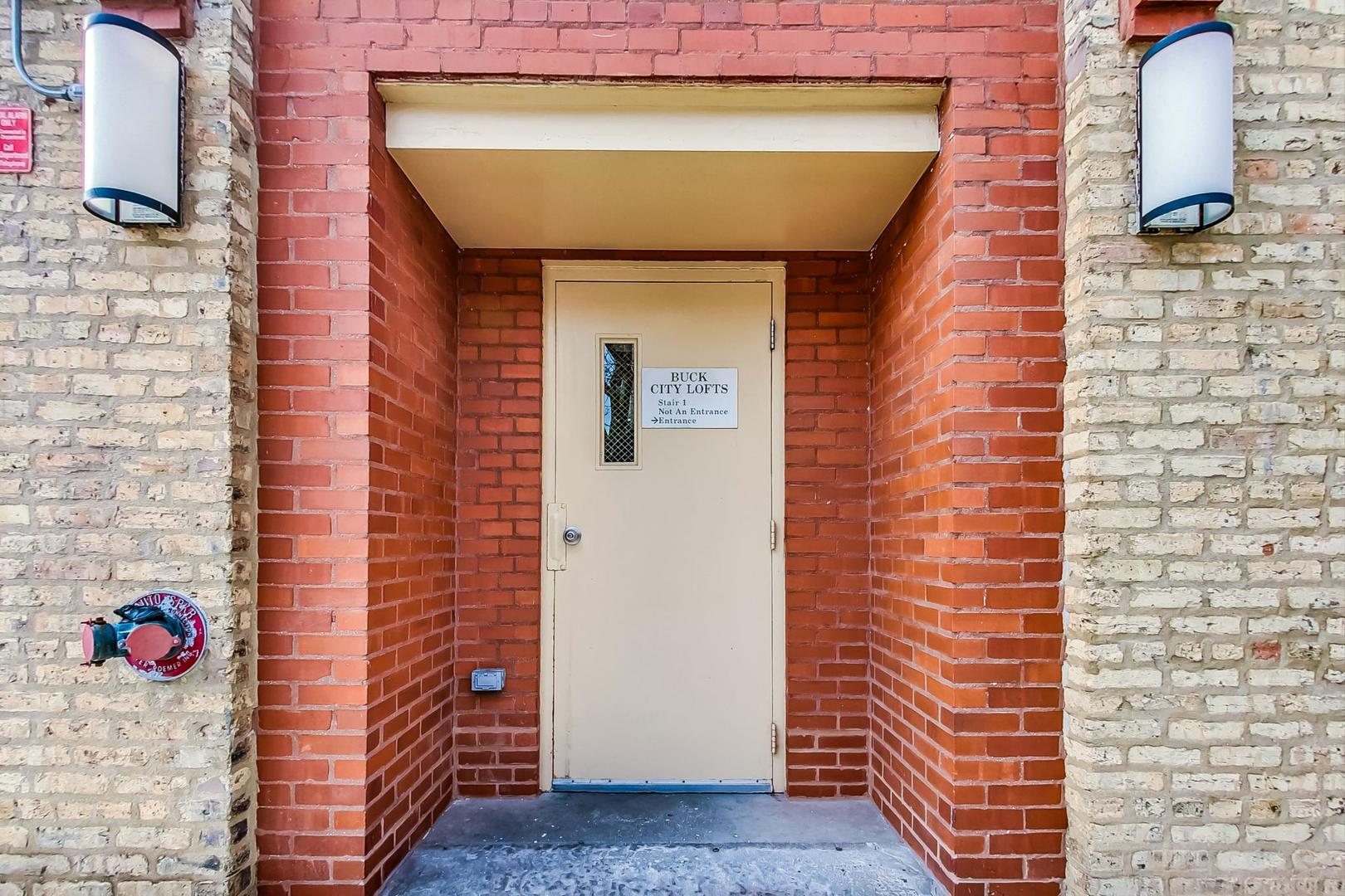 1740 N MAPLEWOOD Avenue 109