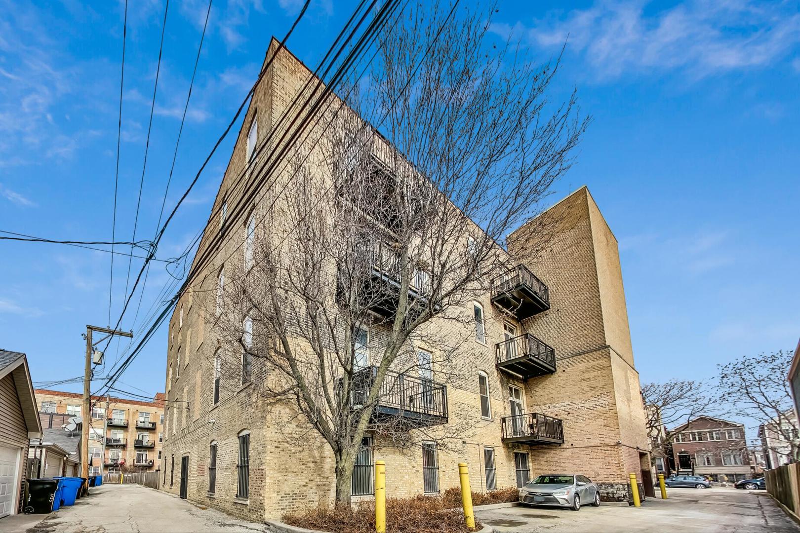 1740 N MAPLEWOOD Avenue 109