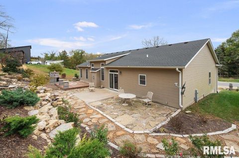 Tiny photo for 1215 WAVERLY Road, Davenport, IA 52804 (MLS # QC4268752)