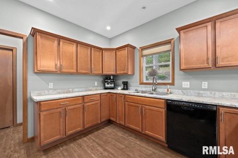 Tiny photo for 1215 WAVERLY Road, Davenport, IA 52804 (MLS # QC4268752)