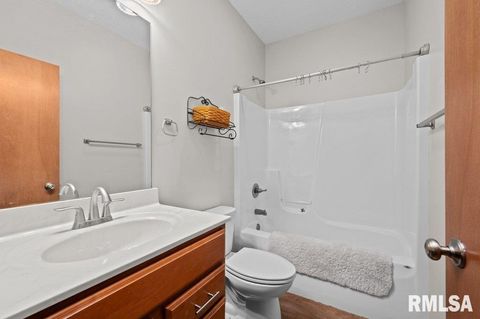 Tiny photo for 1215 WAVERLY Road, Davenport, IA 52804 (MLS # QC4268752)