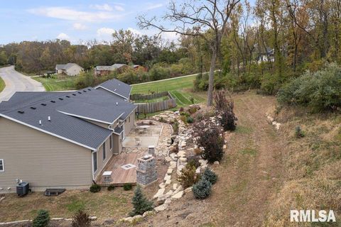 Tiny photo for 1215 WAVERLY Road, Davenport, IA 52804 (MLS # QC4268752)