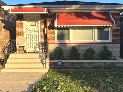 Photo of 841 N Kildare Avenue, Chicago, IL 60651 (MLS # 12528247)