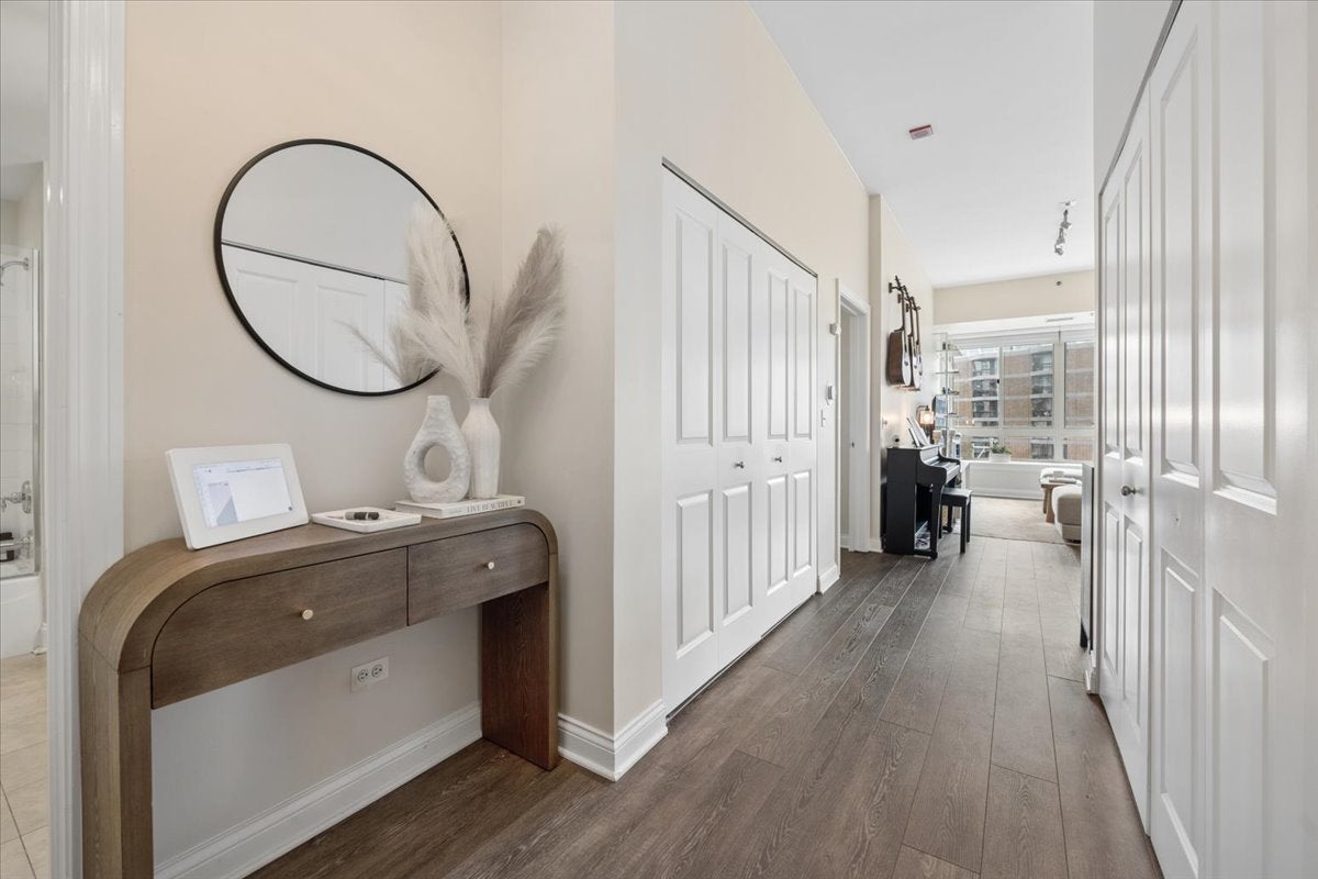 230 W Division Street 602