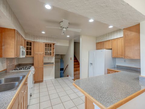 Tiny photo for 619 Rockland Avenue, Lake Bluff, IL 60044 (MLS # 12516014)