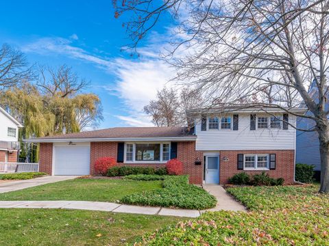Photo of 619 Rockland Avenue, Lake Bluff, IL 60044 (MLS # 12516014)